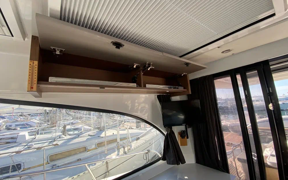 slider 19 Beneteau Antares 11