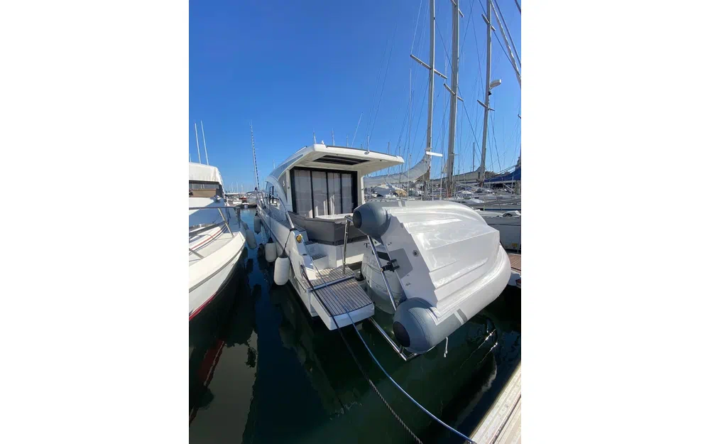slider 2 Beneteau Antares 11