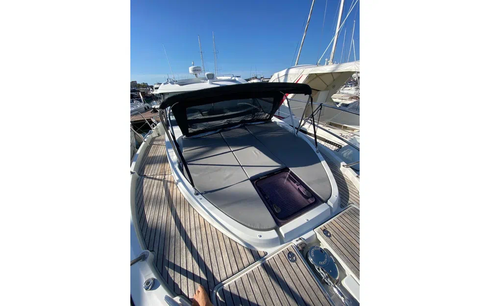 slider 4 Beneteau Antares 11
