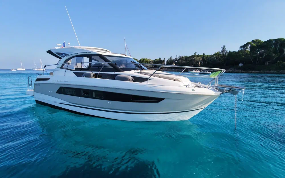 slider 6 Jeanneau Leader 33