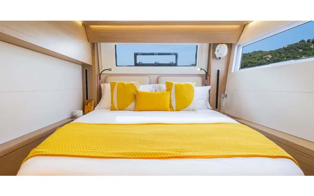 slider 4 Lagoon 51 Iconic