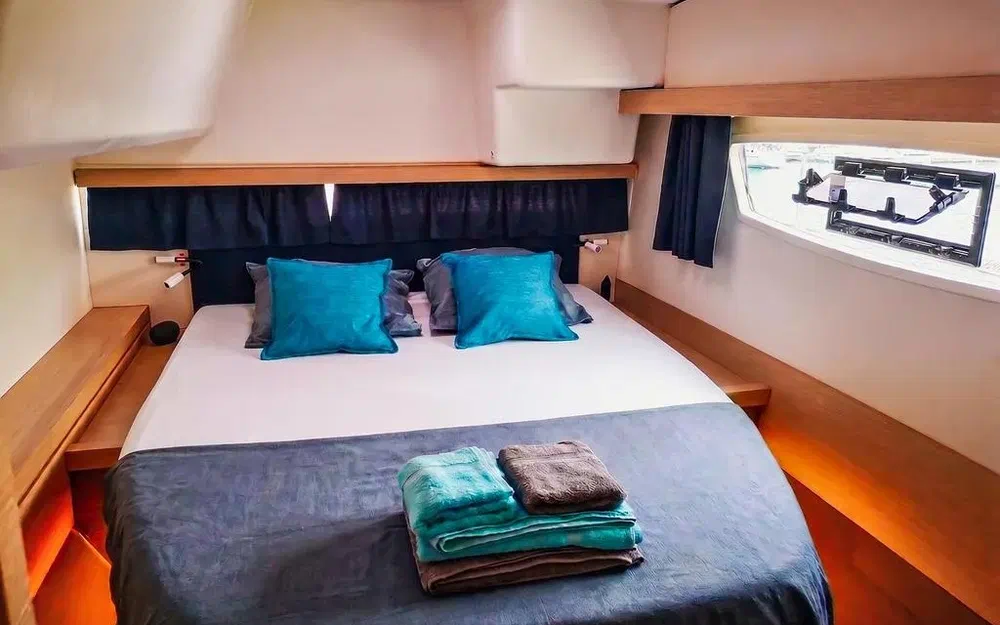 slider 18 Fountaine Pajot Lucia 40