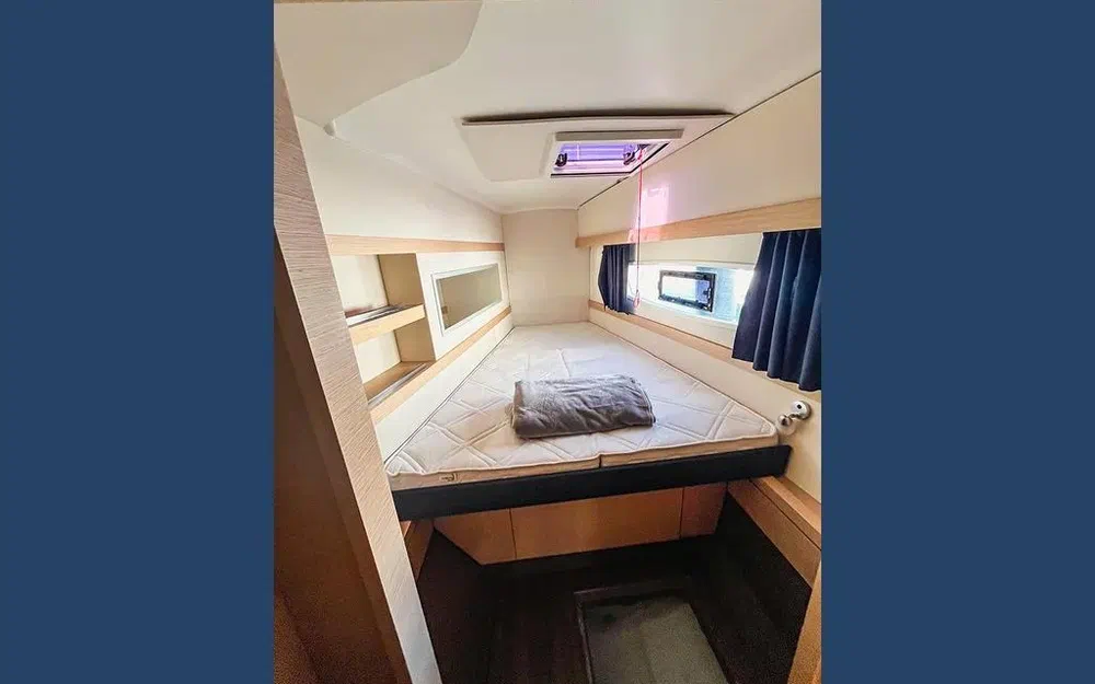 slider 22 Fountaine Pajot Lucia 40