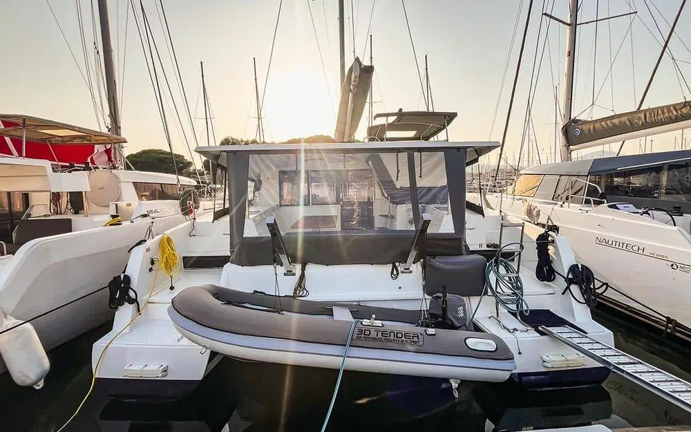 slider 2 Fountaine Pajot Lucia 40