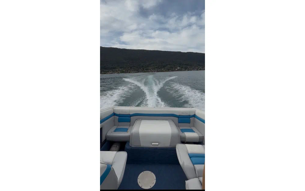 slider 17 Chris Craft 208