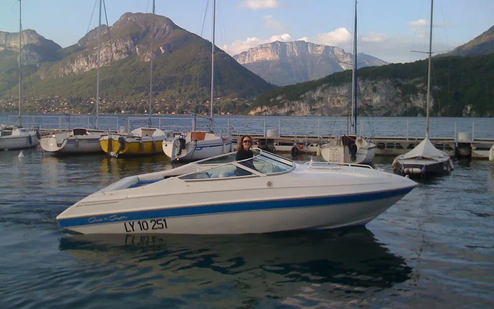 slider 19 Chris Craft 208