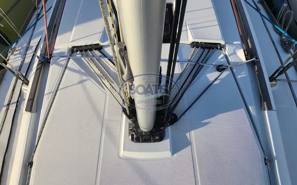 slider 13 Jeanneau Sun Odyssey 379