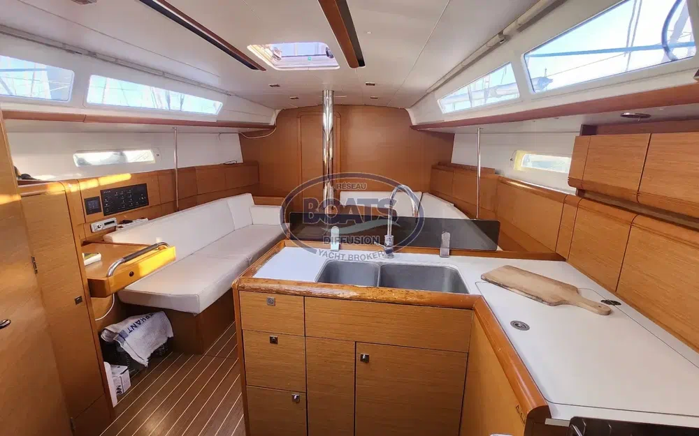 slider 2 Jeanneau Sun Odyssey 379