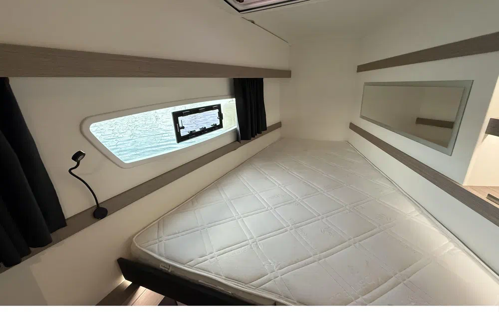 slider 16 Fountaine Pajot Isla 40