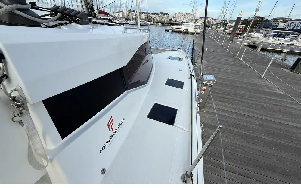 slider 7 Fountaine Pajot Isla 40