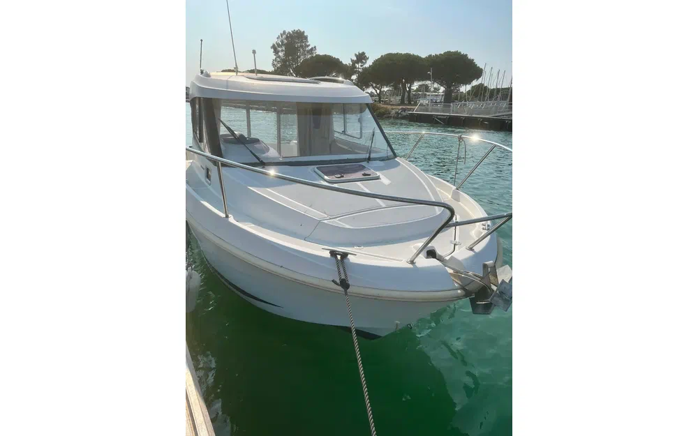 slider 4 Beneteau Antares 780 HB