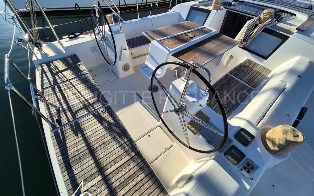 slider 5 Dufour 460 GL