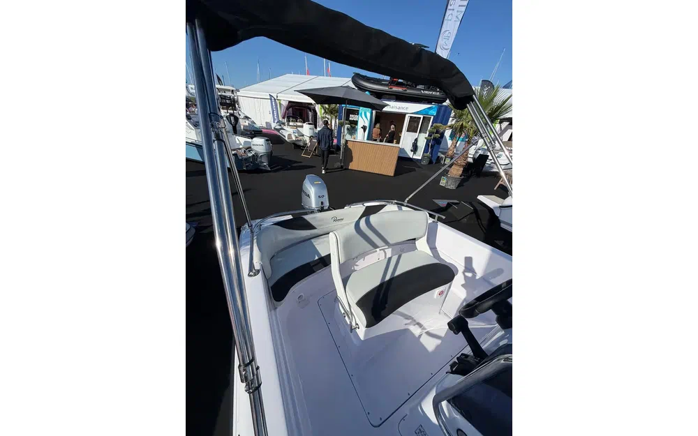 slider 4 Ranieri Voyager 17
