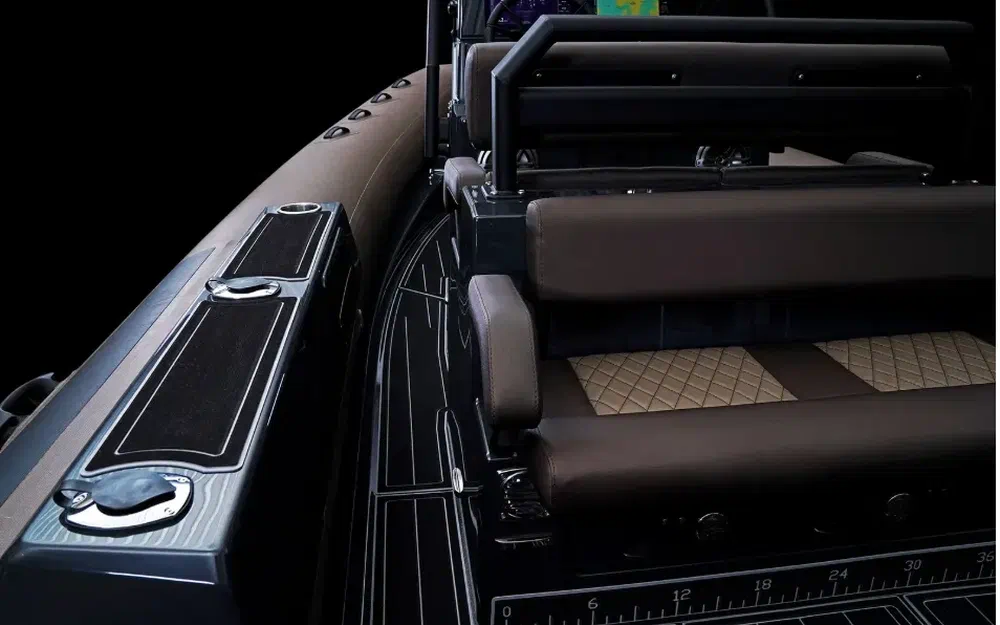 slider 9 Brig Navigator 26