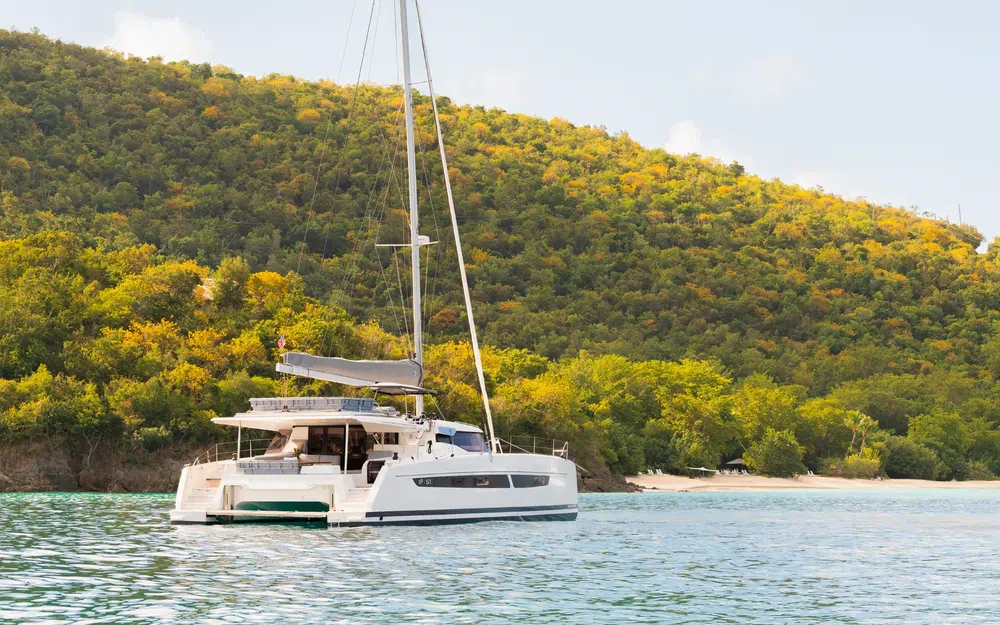 slider 2 Fountaine Pajot FP 51