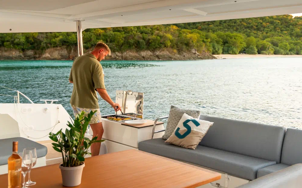 slider 30 Fountaine Pajot FP 51