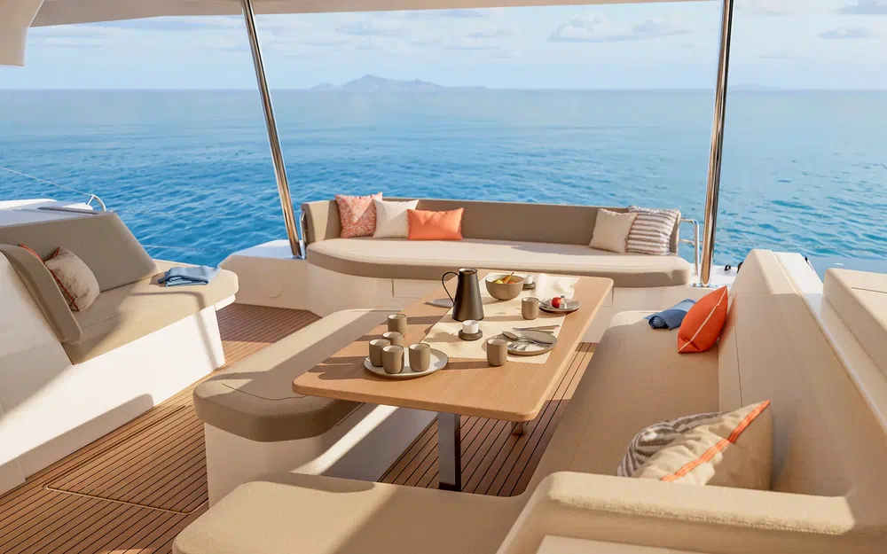 slider 28 Fountaine Pajot FP 48