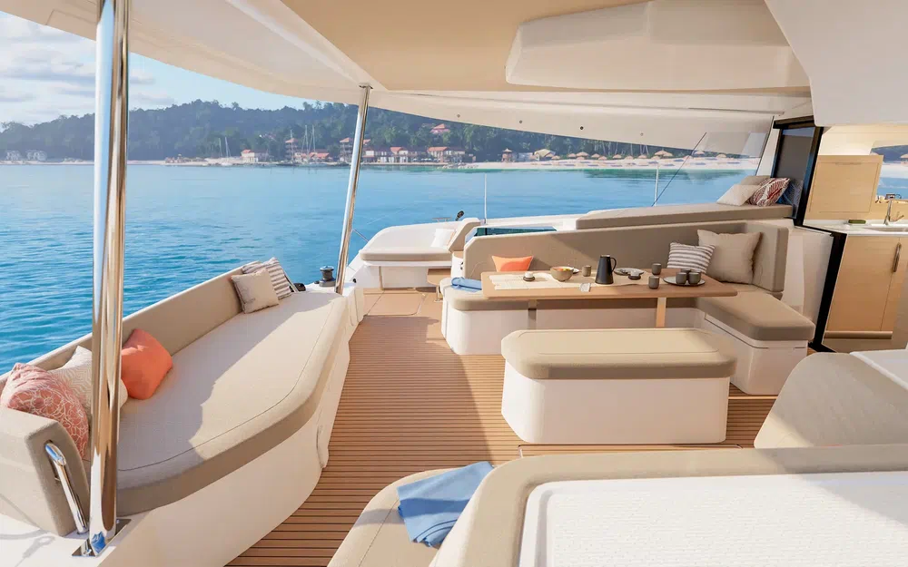 slider 30 Fountaine Pajot FP 48