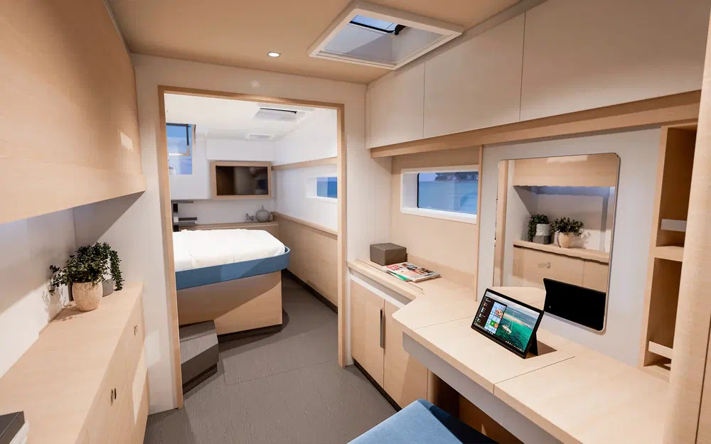 slider 36 Fountaine Pajot FP 48