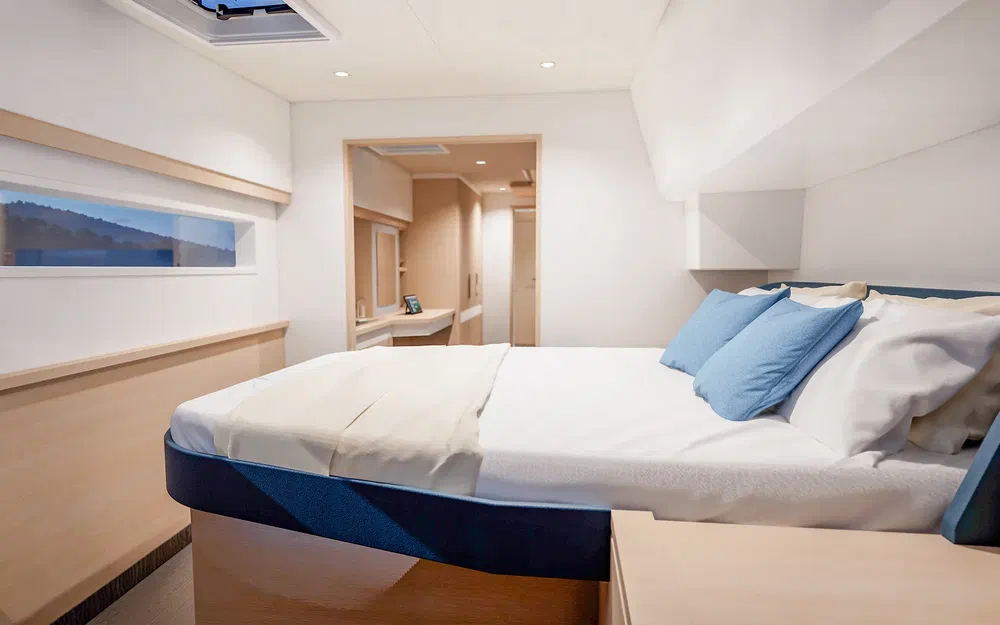 slider 38 Fountaine Pajot FP 48