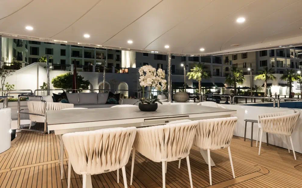 slider 10 Benetti Classic 115