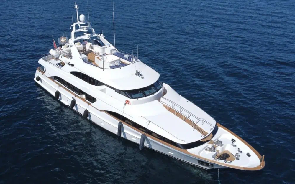 slider 1 Benetti Classic 115