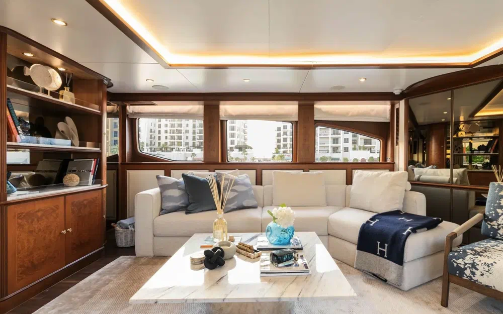 slider 19 Benetti Classic 115