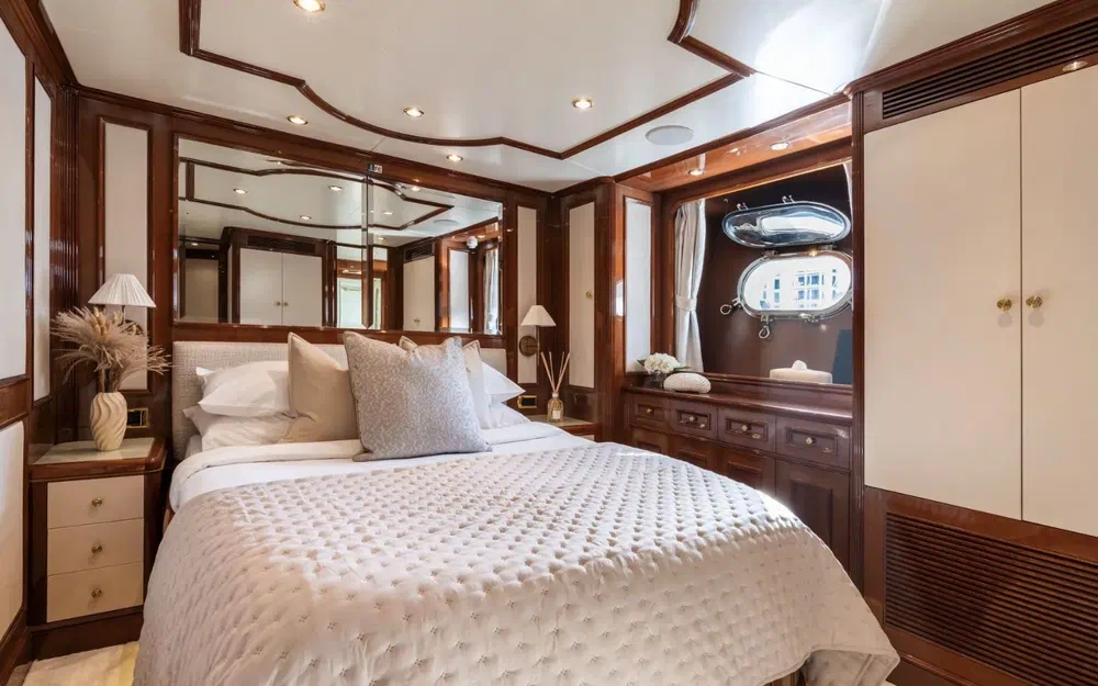 slider 26 Benetti Classic 115