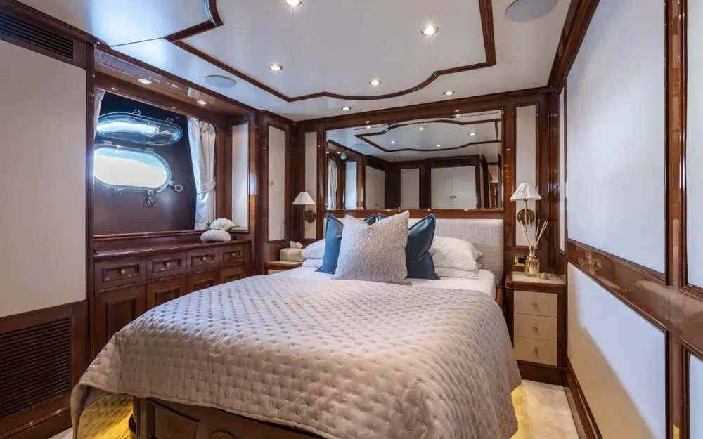 slider 27 Benetti Classic 115