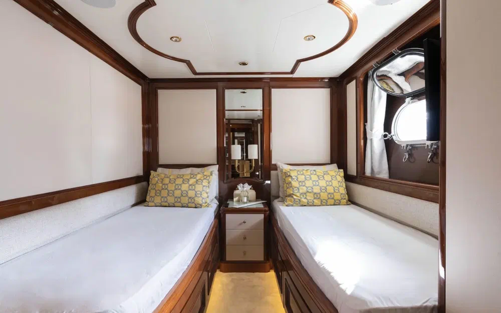 slider 29 Benetti Classic 115