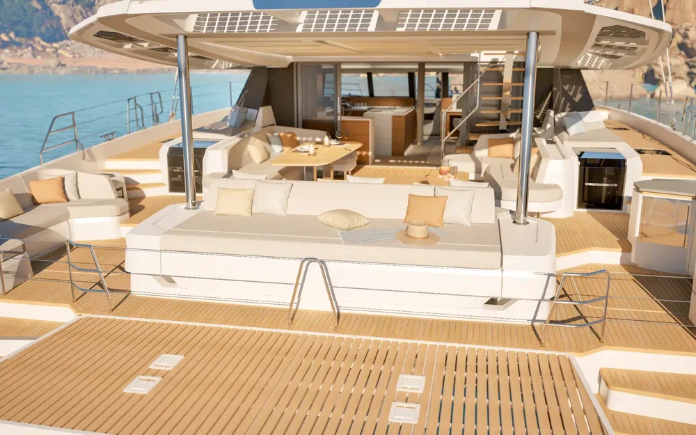slider 16 Fountaine Pajot FPY 70S