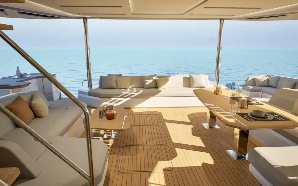 slider 28 Fountaine Pajot FPY 70S
