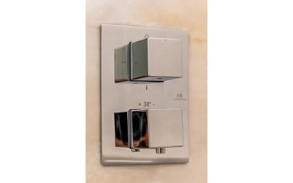 slider 100 Fountaine Pajot Thira 80