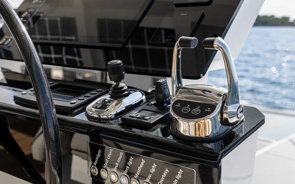 slider 115 Fountaine Pajot Thira 80