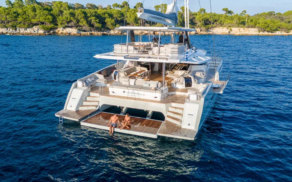 slider 20 Fountaine Pajot Thira 80