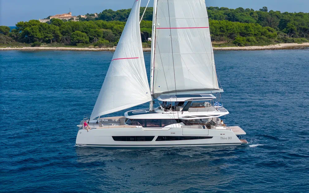slider 28 Fountaine Pajot Thira 80