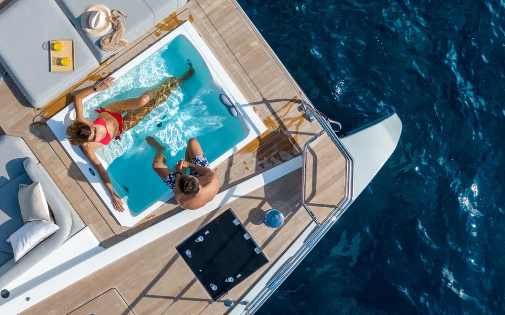 slider 44 Fountaine Pajot Thira 80