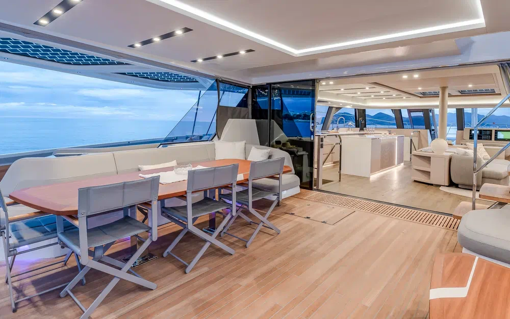 slider 68 Fountaine Pajot Thira 80