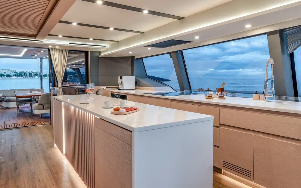 slider 70 Fountaine Pajot Thira 80