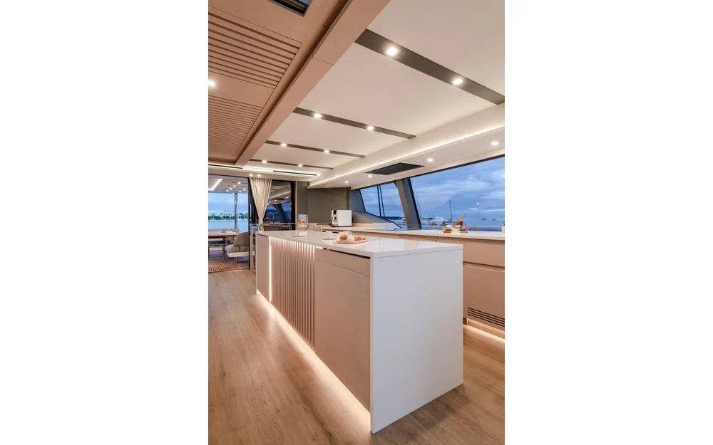 slider 71 Fountaine Pajot Thira 80