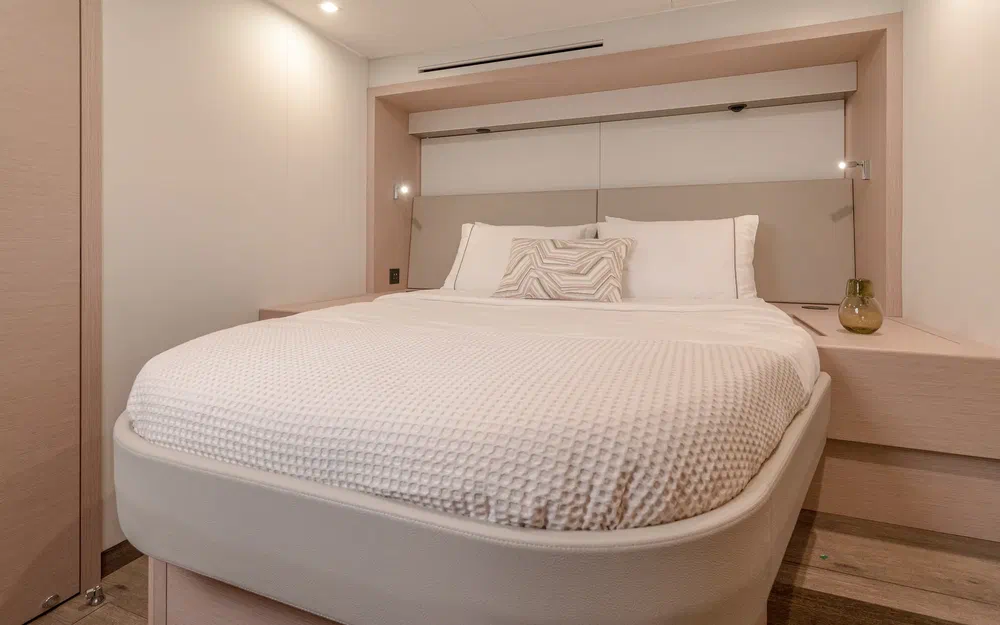 slider 80 Fountaine Pajot Thira 80