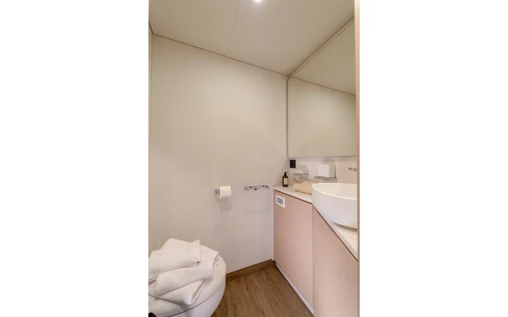 slider 83 Fountaine Pajot Thira 80