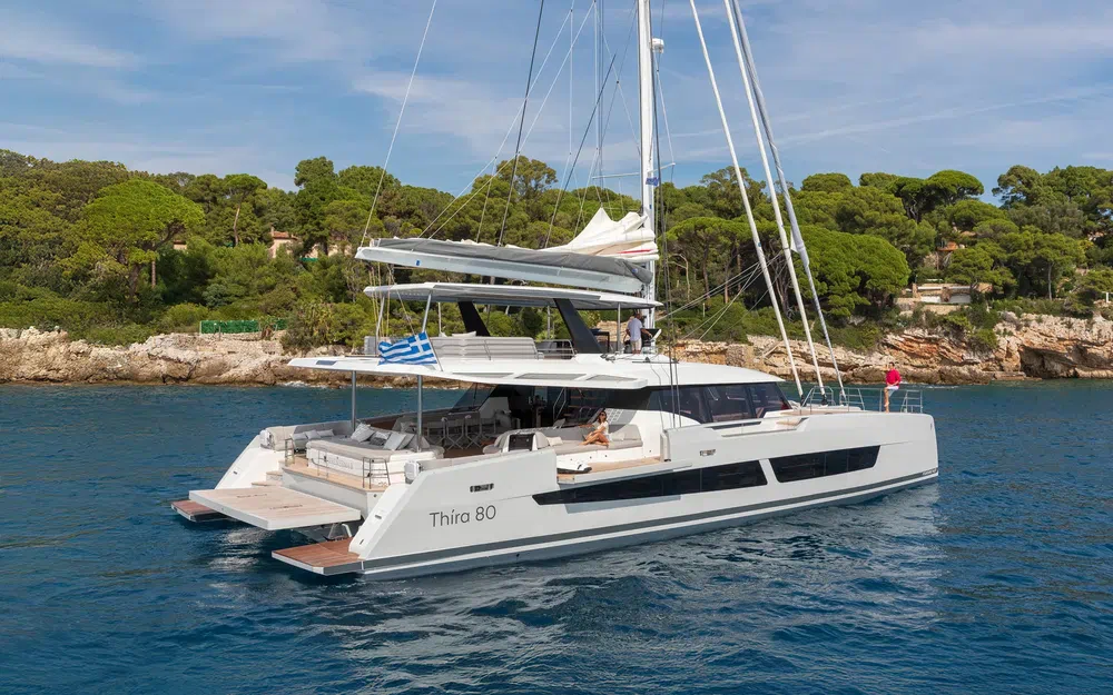 slider 8 Fountaine Pajot Thira 80