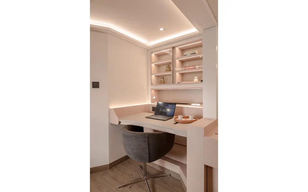 slider 90 Fountaine Pajot Thira 80