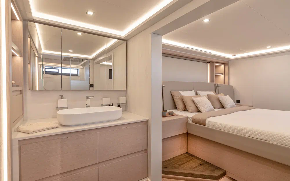 slider 92 Fountaine Pajot Thira 80