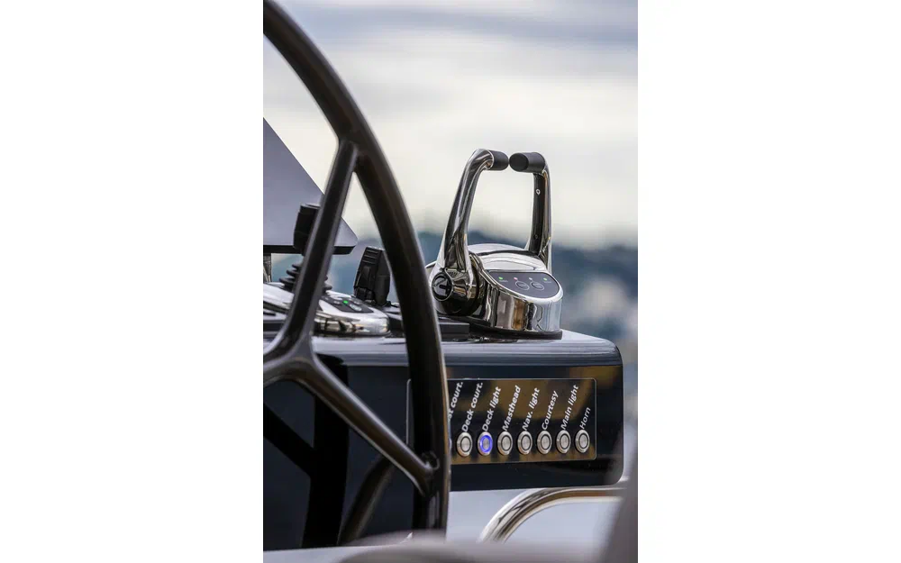 slider 98 Fountaine Pajot Thira 80