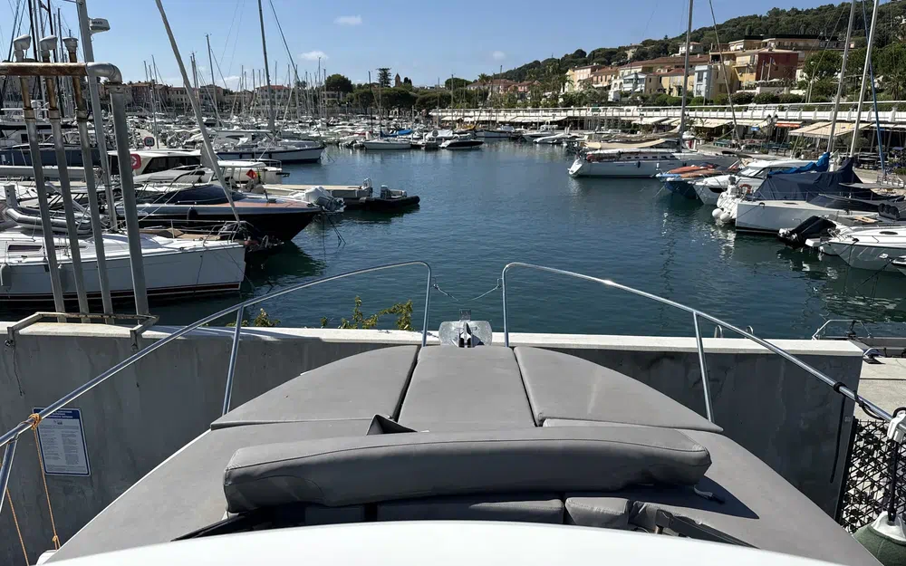 slider 11 Beneteau Antares Serie 9
