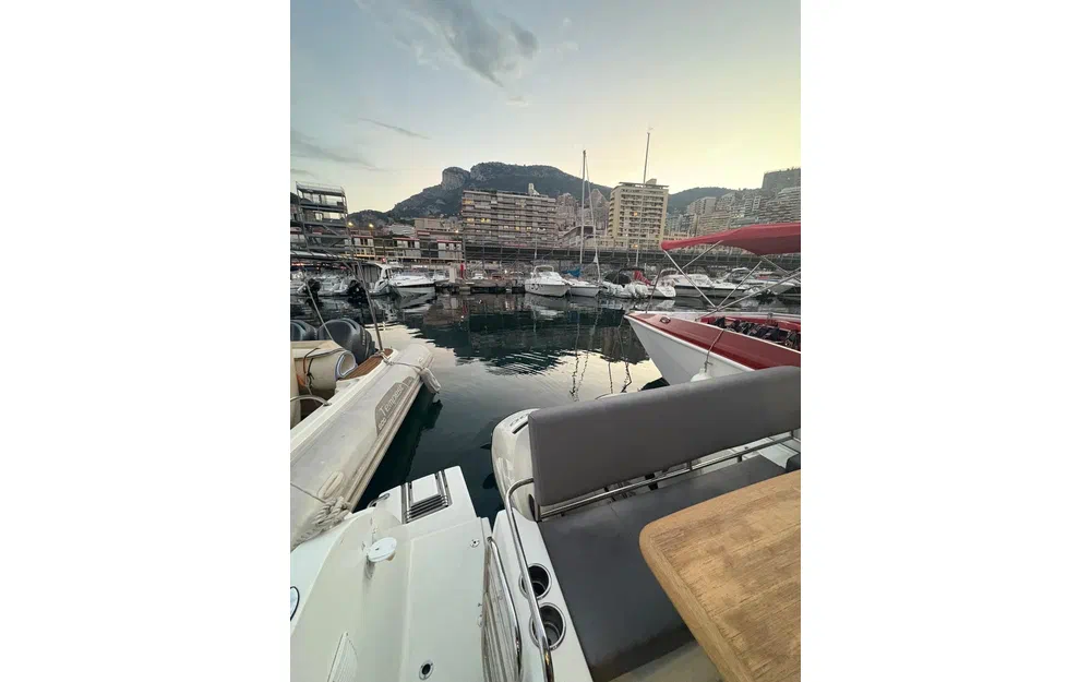 slider 5 Beneteau Antares Serie 9