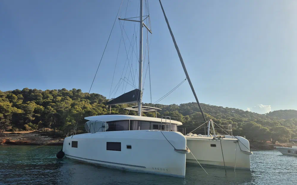 slider 22 Lagoon 42