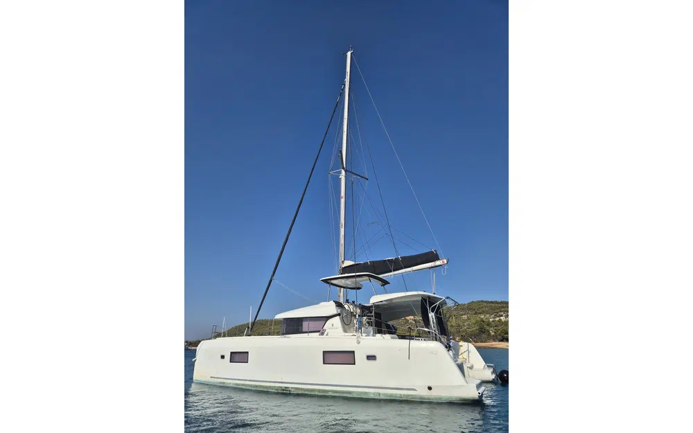 slider 3 Lagoon 42